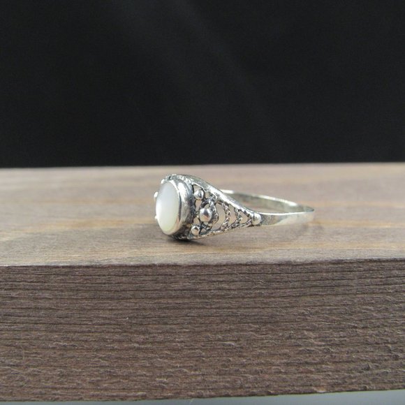 Size 6.25 Sterling Silver Braided White Shell Band - Picture 2 of 8